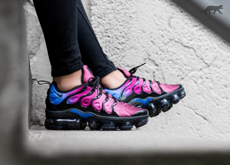 Nike Air VaporMax TN Plus W AO4550-001 фиолетово синие с черным Nike Air VaporMax TN Plus W AO4550-001 фиолетово синие с черным