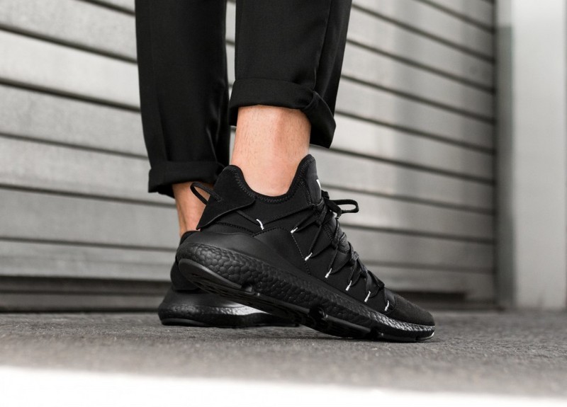 Adidas Y-3 Kusari - Полностью чёрные.