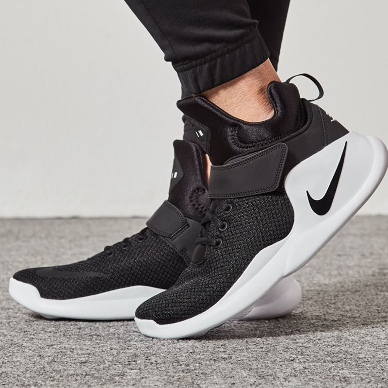 Nike Kwazi Action 844839-002 - Чёрные с белой подошвой Nike Kwazi Action 844839-002 - Чёрные с белой подошвой