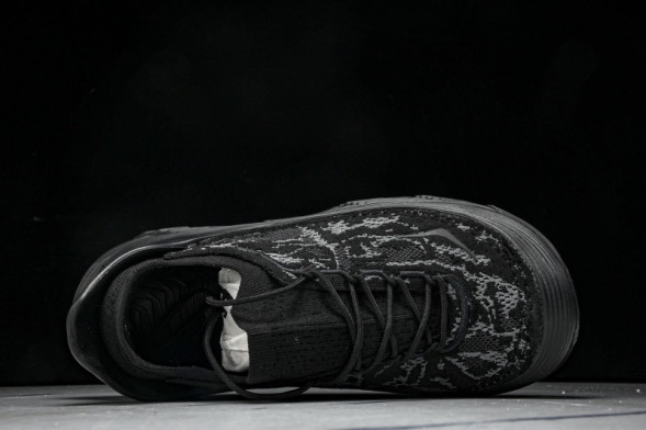 Hoka Restore TS 1169150 CRBN 