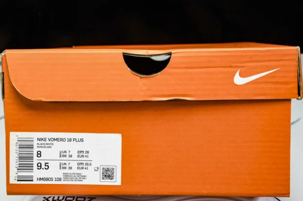 Nike Air ZoomX Vomero 18 Plus HM6805 108 