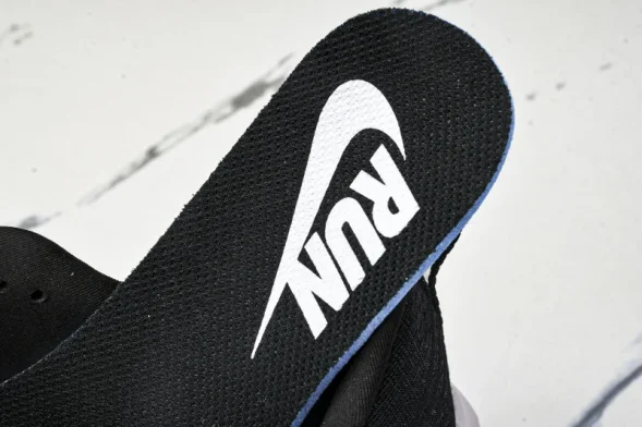 Nike Air ZoomX Vomero 18 Plus HM6805 108 