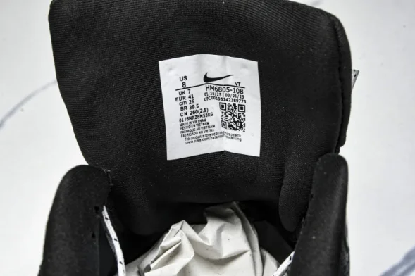 Nike Air ZoomX Vomero 18 Plus HM6805 108 