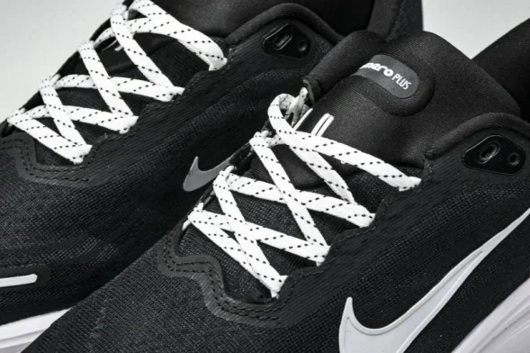 Nike Air ZoomX Vomero 18 Plus HM6805 108 