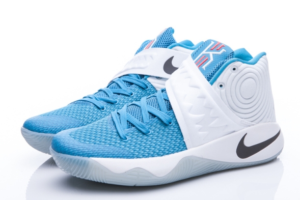 Nike Kyrie 2 “Christmas” 823108-144 