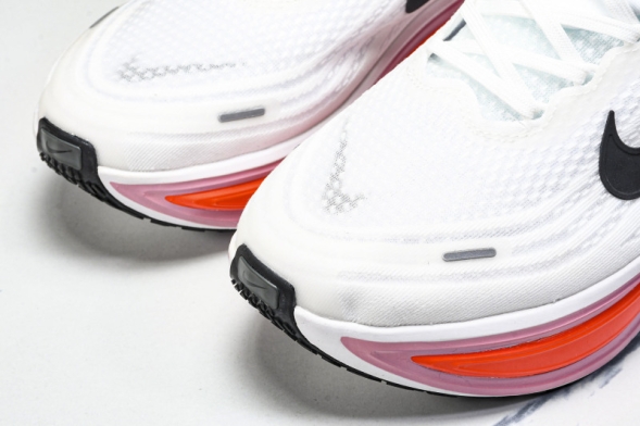 Nike Air ZoomX Vomero 18 Plus HM6805 120  