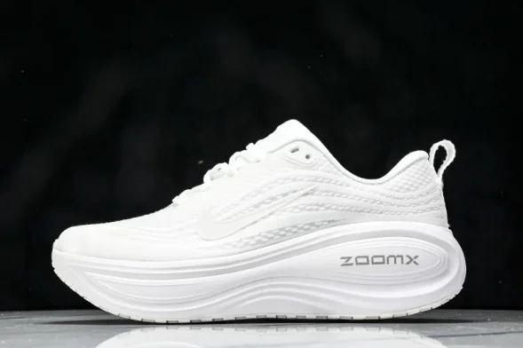 Nike Air ZoomX Vomero 18 Plus HM6805 102 