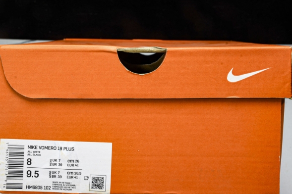 Nike Air ZoomX Vomero 18 Plus HM6805 102 