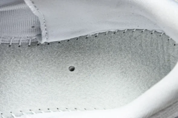 Nike Air ZoomX Vomero 18 Plus HM6805 102 