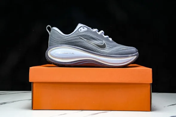 Nike Air ZoomX Vomero 18 Plus HM6805 124 