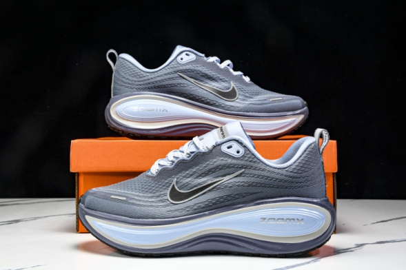 Nike Air ZoomX Vomero 18 Plus HM6805 124 