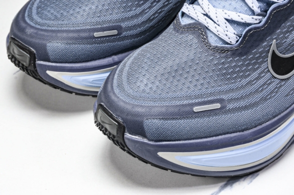 Nike Air ZoomX Vomero 18 Plus HM6805 124 