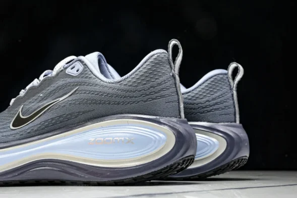 Nike Air ZoomX Vomero 18 Plus HM6805 124 