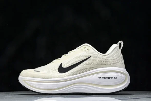 Nike Air ZoomX Vomero 18 Plus HM6805 113 