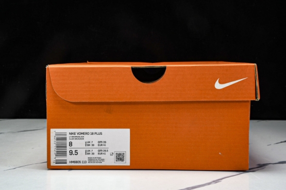 Nike Air ZoomX Vomero 18 Plus HM6805 113 