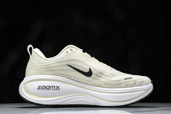 Nike Air ZoomX Vomero 18 Plus HM6805 113 