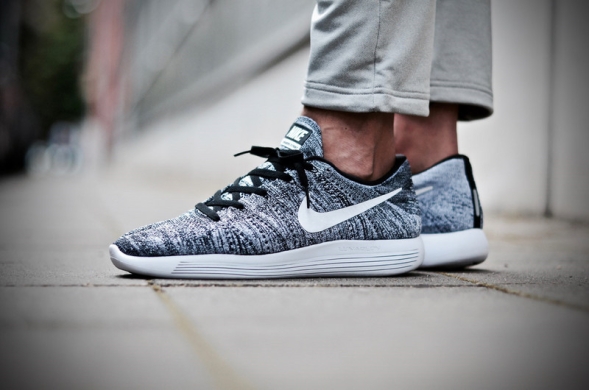 Nike LunarCharge Premium LE “Negro Blanco” 843764-001 
