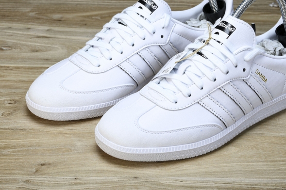 Adidas Samba Vegan x MICKEY MOUSE GY1889  