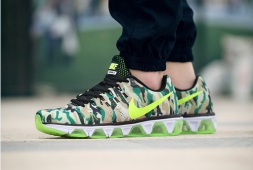 Nike TAILWIND 