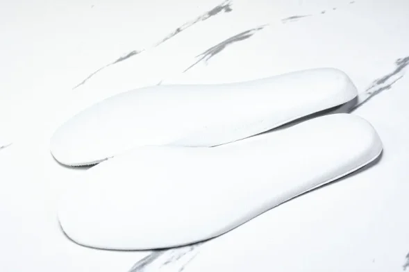 HOKA Bondi 9 1162012 WWH 
