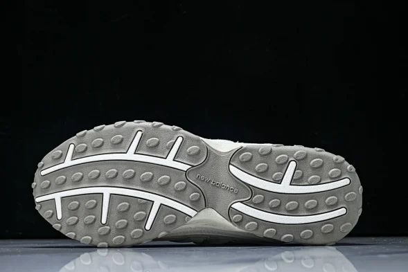 New Balance 204 U204LMMC  