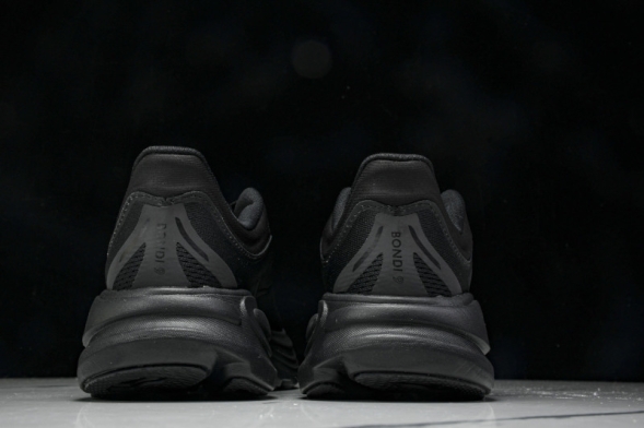 HOKA Bondi 9 1162011 BBLC 