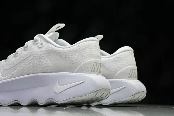 Nike Motiva DV1238-106 