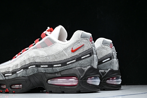 Nike Air Max 95 x Undefeated IB4523-003 
