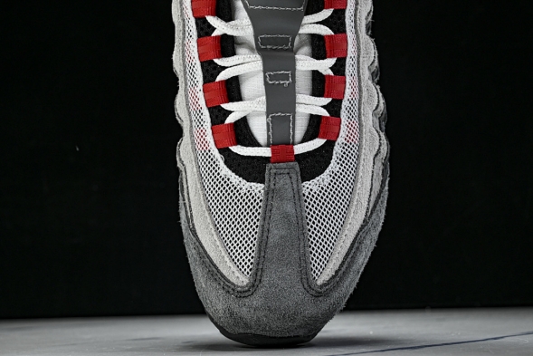 Nike Air Max 95 x Undefeated IB4523-003 