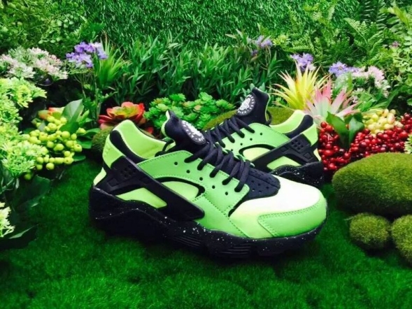  Nike Air Huarache LE  