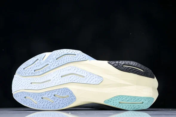 New Balance FuelCell Rebel V4 WFCXCH4 