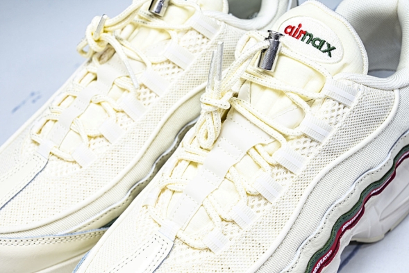 Nike Air Max 95 x Undefeated IB4453-100 