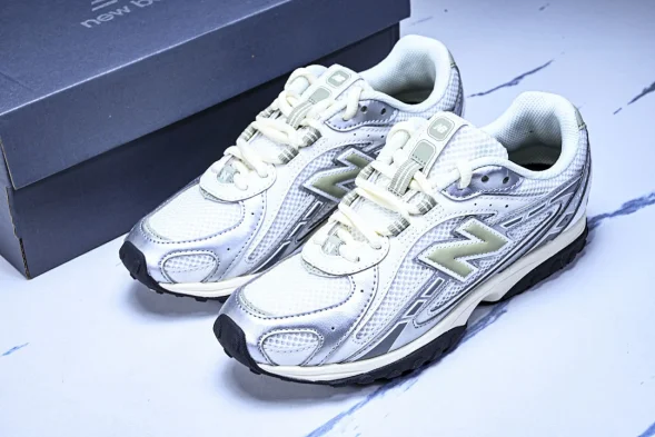 New Balance 204 U204LSWB 