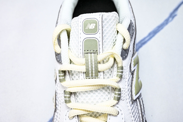 New Balance 204 U204LSWB 