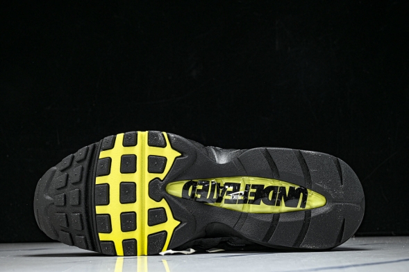 Nike Air Max 95 x Undefeated IB4523-002 