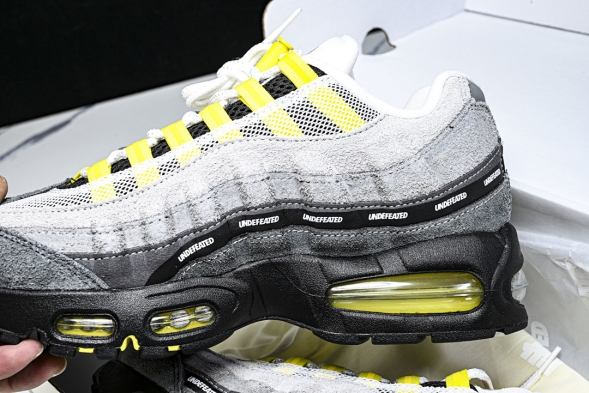 Nike Air Max 95 x Undefeated IB4523-002 