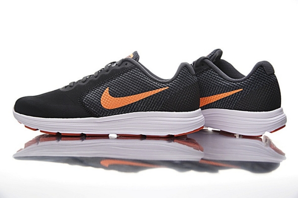 Nike Revolution 3 819300-003 
