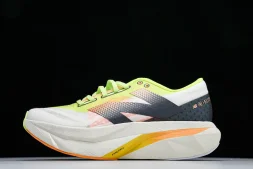 New Balance FuelCell Rebel V4 MRCELLA4