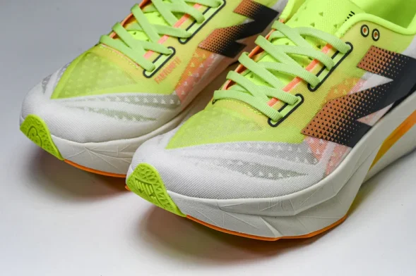 New Balance FuelCell Rebel V4 MRCELLA4 