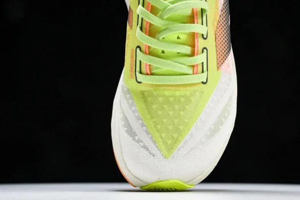New Balance FuelCell Rebel V4 MRCELLA4 