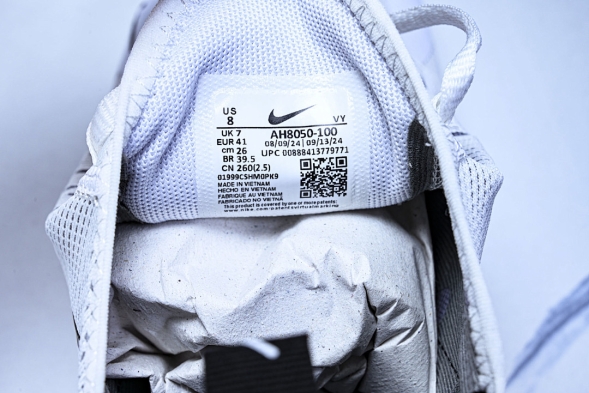 Nike Air Max 270 AH8050 100 