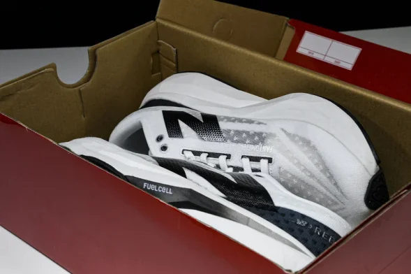 New Balance FuelCell Rebel V4 MRCELK4  