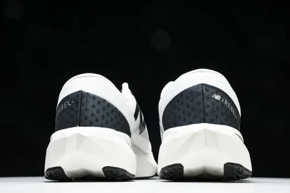 New Balance FuelCell Rebel V4 MRCELK4  