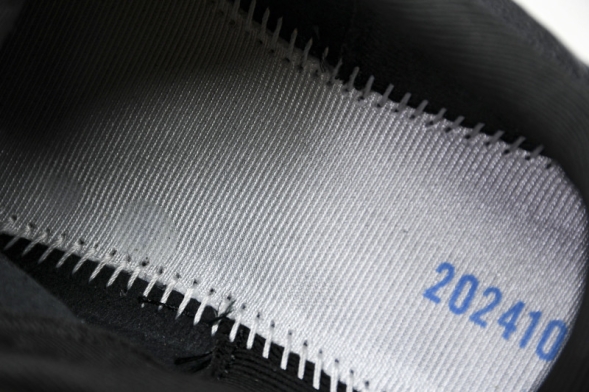 Mizuno Astro Plus D1GH240101 