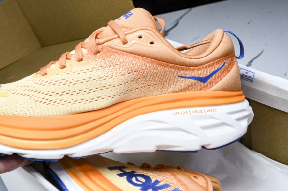 HOKA Bondi 8 1123202 IMON 