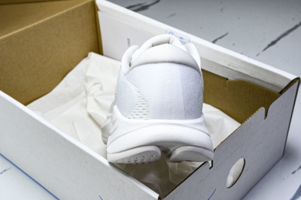 Hoka Rincon 4 1155131 WWH 