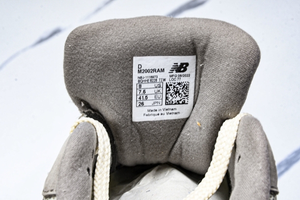 New Balance 2002R M2002RAM 