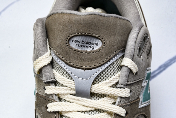 New Balance 2002R M2002RAM 