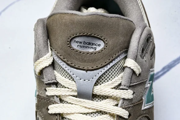 New Balance 2002R M2002RAM 