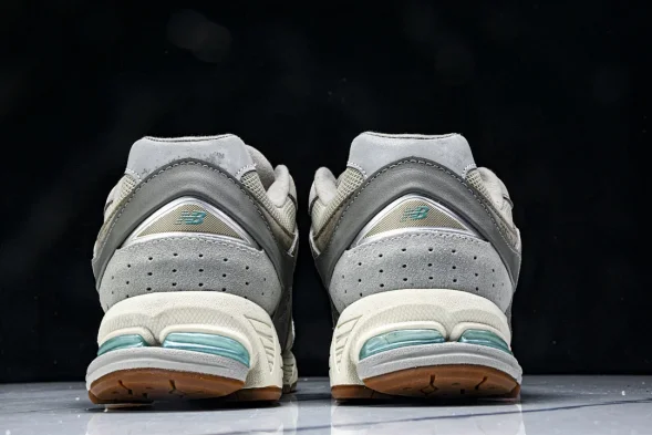 New Balance 2002R M2002RAM 